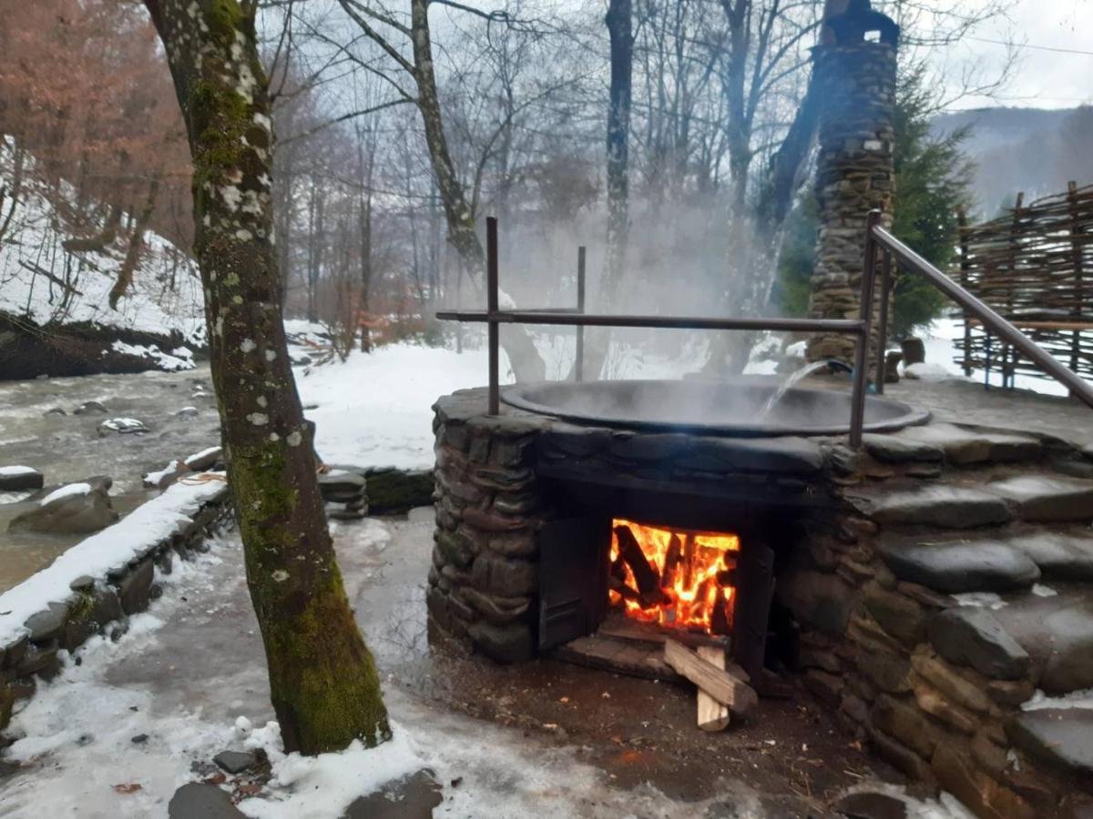 Вилла Хатина біля потока Лумшоры Экстерьер фото